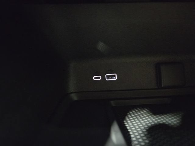 2027 Chevrolet Traverse LT - Photo 18