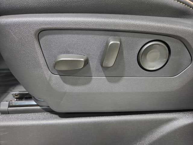 2026 Chevrolet Suburban Premier - Photo 38