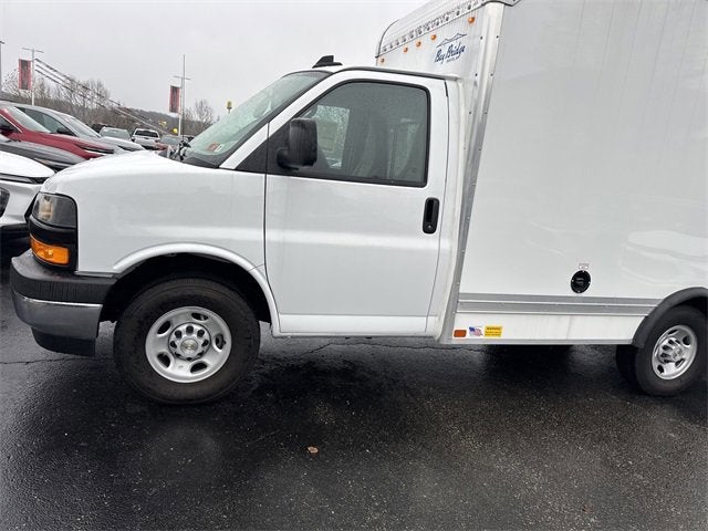 2025 Chevrolet Express Cutaway 3500 1WT
