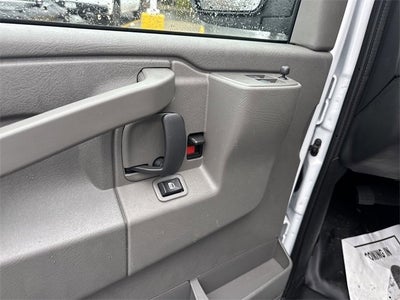 2025 Chevrolet Express Cutaway 3500 1WT