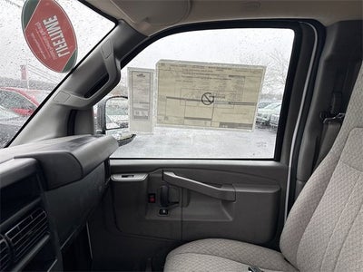 2025 Chevrolet Express Cutaway 3500 1WT