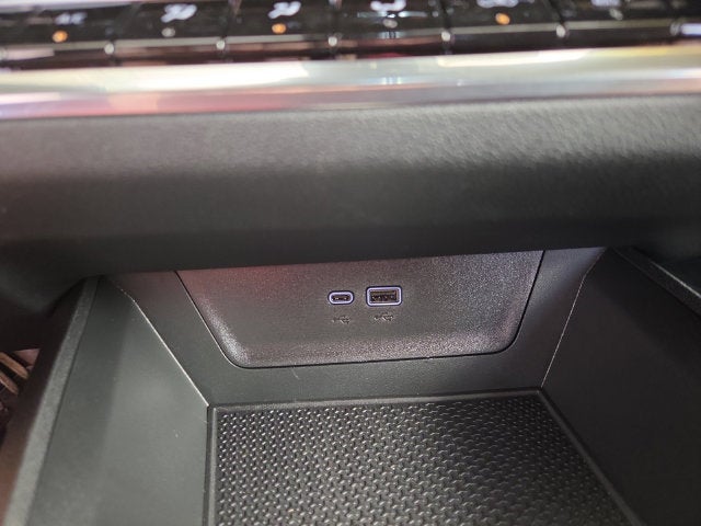 2027 Chevrolet Equinox LT - Photo 18
