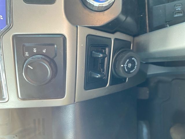 2022 Ford F-350SD Lariat Lifted