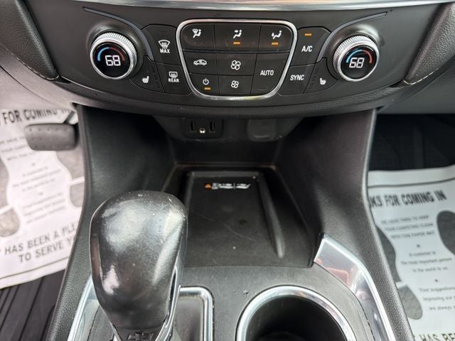 2022 Chevrolet Traverse LT Leather