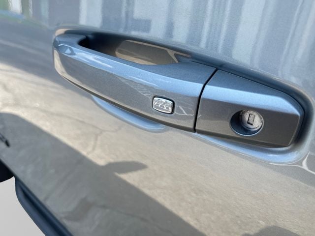 2025 Chevrolet Suburban RST
