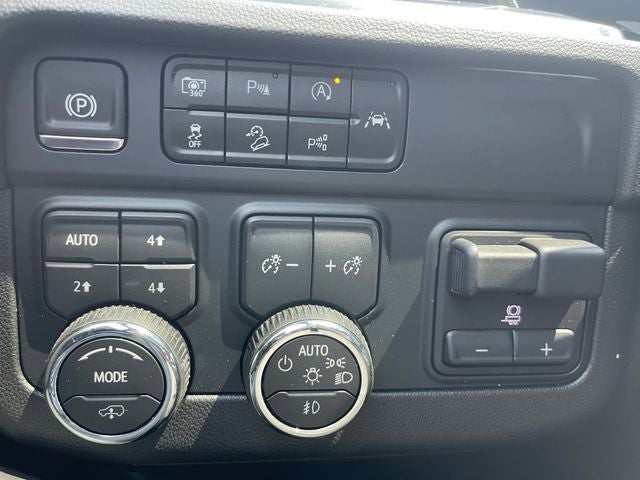 2025 Chevrolet Suburban RST