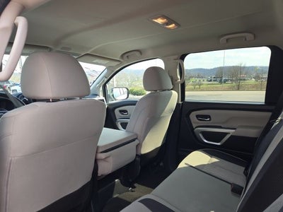 2022 Nissan Titan SV