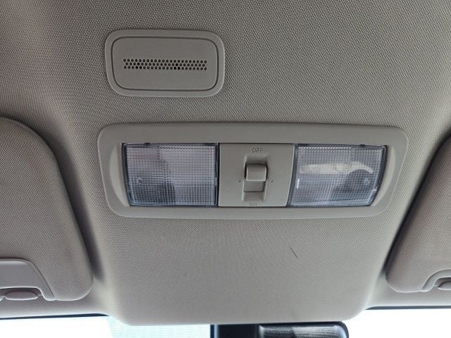 2022 Nissan Titan SV