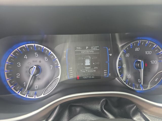 2022 Chrysler Voyager LX