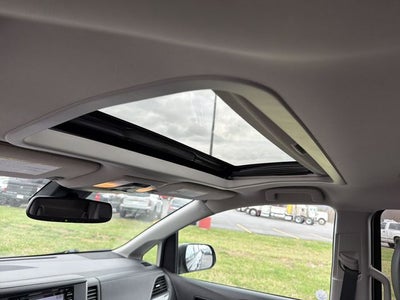 2019 Toyota Sienna SE 7 Passenger