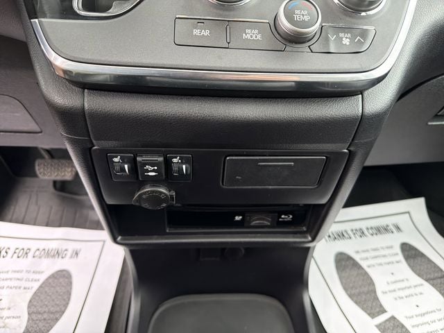 2019 Toyota Sienna SE 7 Passenger