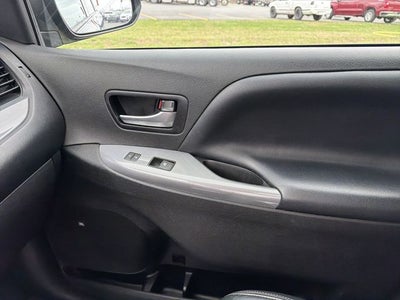 2019 Toyota Sienna SE 7 Passenger