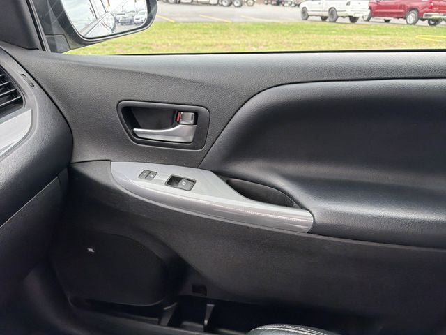 2019 Toyota Sienna SE 7 Passenger