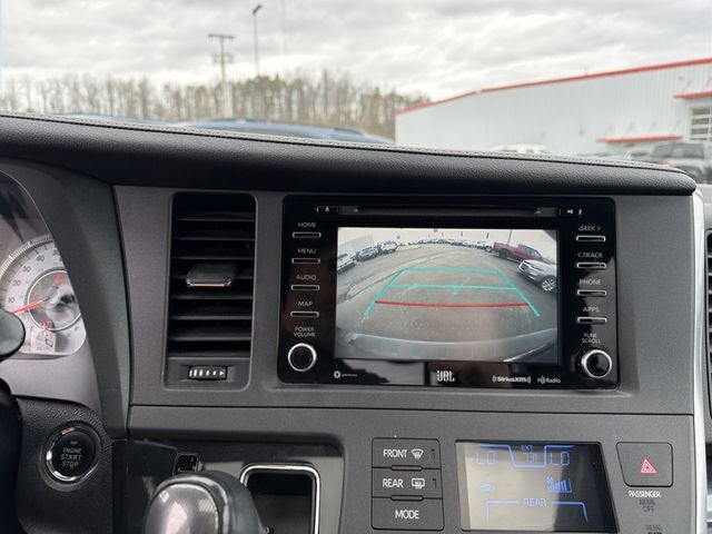2019 Toyota Sienna SE 7 Passenger