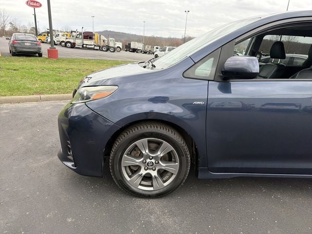 2019 Toyota Sienna SE 7 Passenger