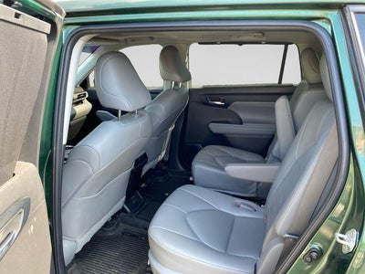 2023 Toyota Highlander LE