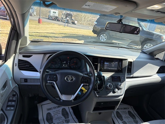 2017 Toyota Sienna L 7 Passenger