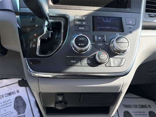 2017 Toyota Sienna L 7 Passenger