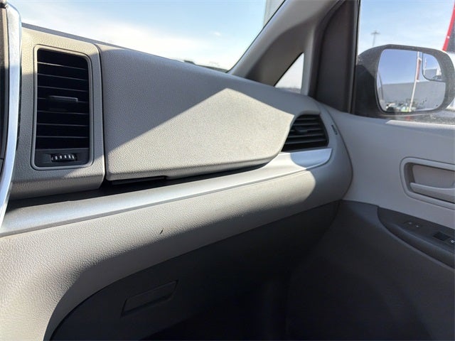 2017 Toyota Sienna L 7 Passenger