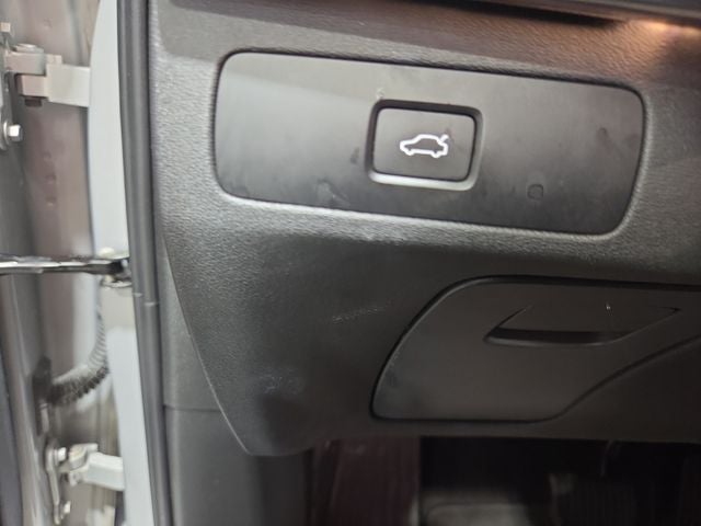 2024 Volvo XC90 B6 Plus Bright Theme 6-Seater