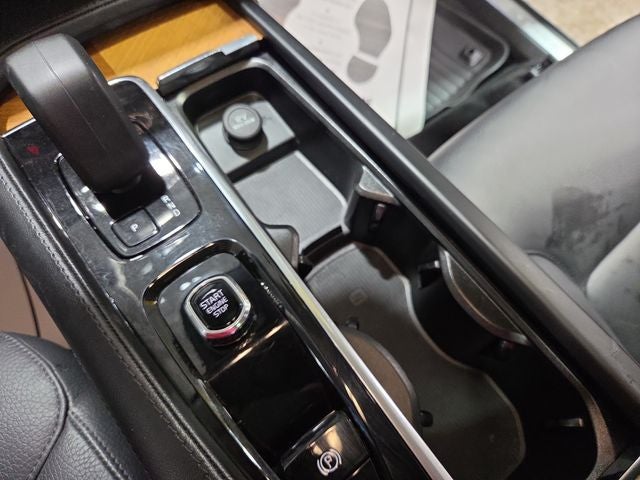 2024 Volvo XC90 B6 Plus Bright Theme 6-Seater