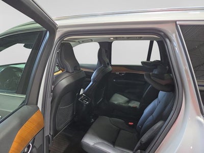 2024 Volvo XC90 B6 Plus Bright Theme 6-Seater